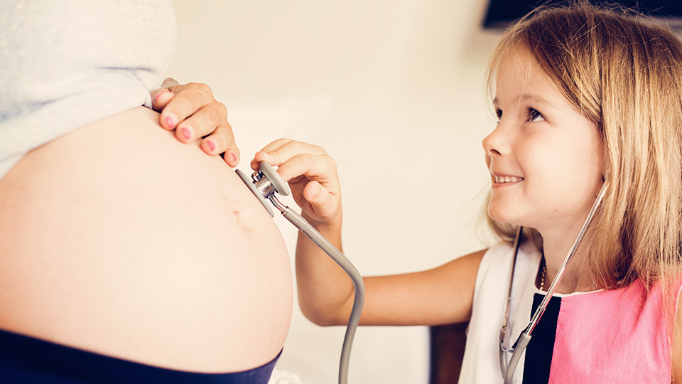 Kind Stethoskop Bauch – Kinderwunsch Kö